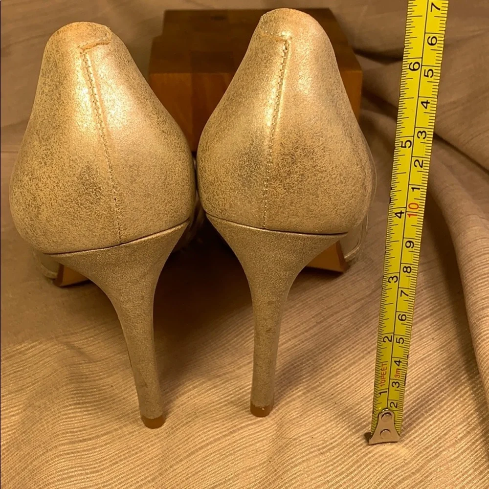TALBOTS worn once 8.5B leather 3.5”heels 0.5”platf